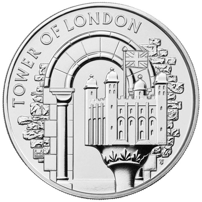 Reverse: Elizabeth II 2020 £5 The White Tower