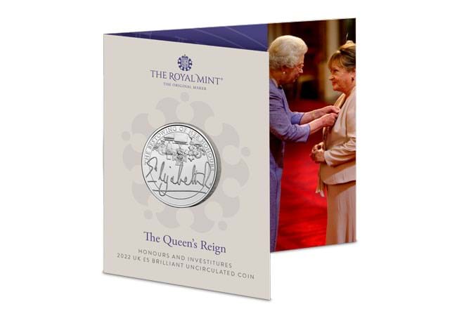 UK 2022 Queens Reign: Honours and Investitures BU £5 Pack