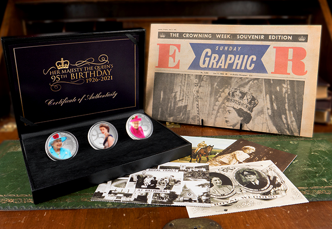 EXCLUSIVE: Queen’s 95th Birthday Photographic Set + FREE Commemorative Bundle